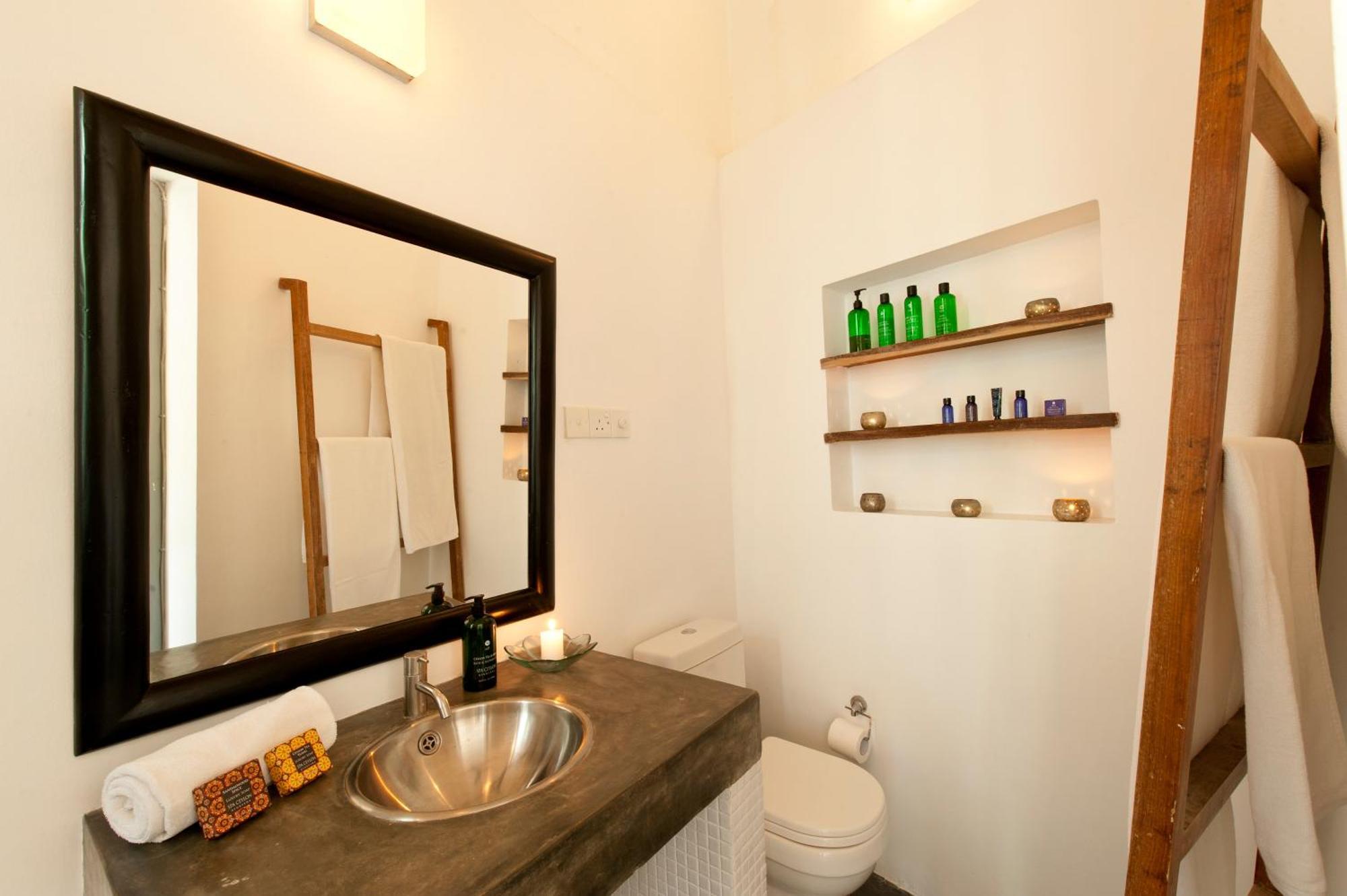A 03 Bedroom Villa In Galle Fort With Roof Terrace & Pool Zewnętrze zdjęcie